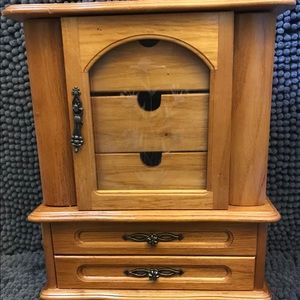 BEAUTIFUL Hand crafted JEWELRY BOX! Like new